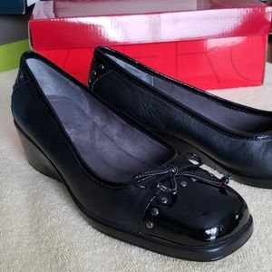 Aerosoles Low Heel Edgy Wedge Size 7.5